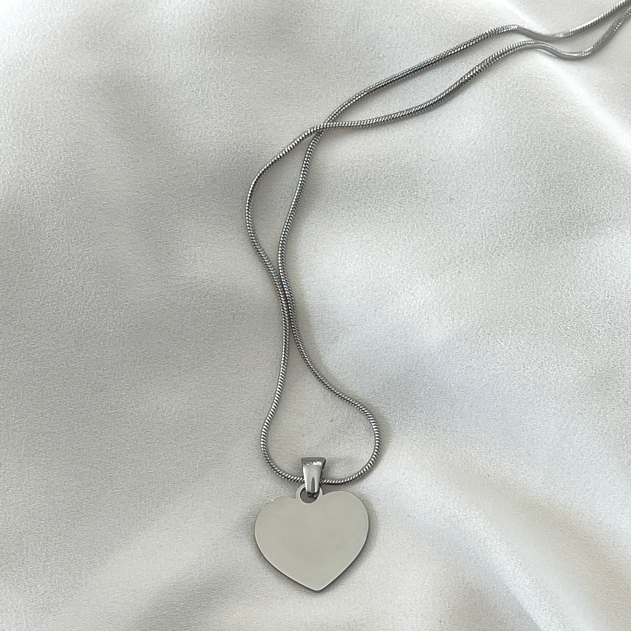 Portrait Heart Necklace- silver 💎 (Personalize with your own photo)